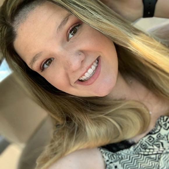 Meet your Posher, Danielle - Picture 1 of 1